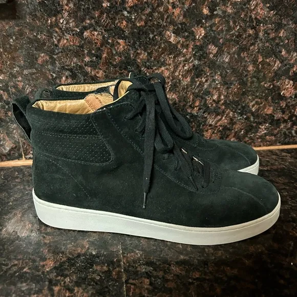 Vionic jenning high top sneakers size 9.5