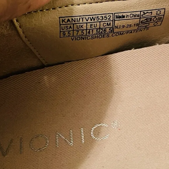 Vionic Kani Perforated Slip-On Comfort Shoes - Women’s Size 9.5 Coral Pink