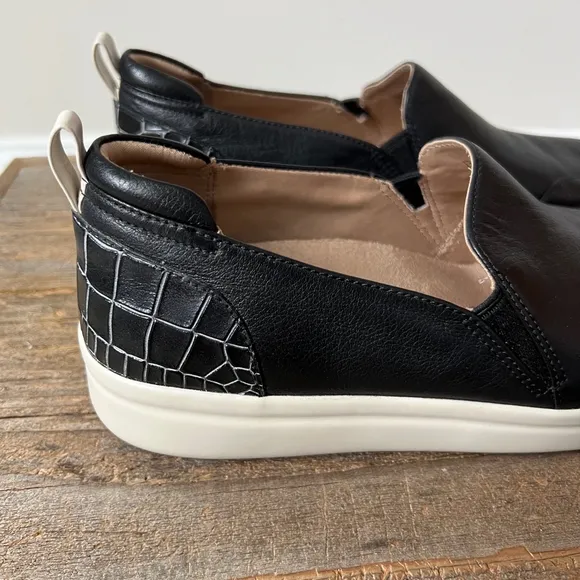 Vionic Shoes Womens 7.5 Black Penelope Croc Slip On Leather Comfort Low Top