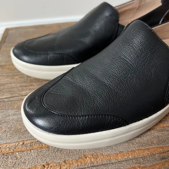 Vionic Shoes Womens 7.5 Black Penelope Croc Slip On Leather Comfort Low Top