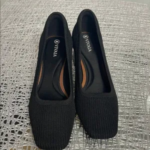 VIVAIA SiZE 38.5Black Women's Shoes