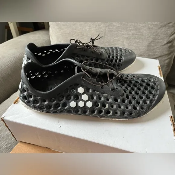 Vivobarefoot black Honeycomb shoes