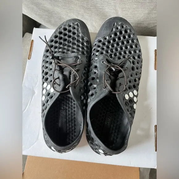 Vivobarefoot black Honeycomb shoes