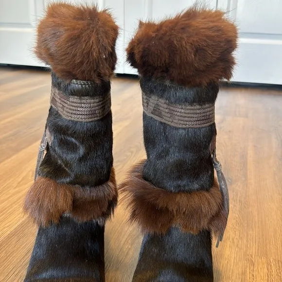 vtg Italian Tecnica 70s 80s brown goat fur mukluk muk luk boots size 7.5 cute