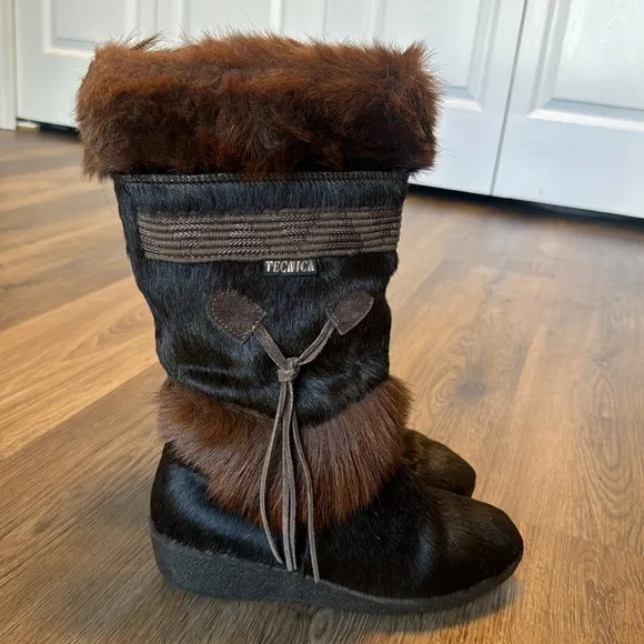 vtg Italian Tecnica 70s 80s brown goat fur mukluk muk luk boots size 7.5 cute