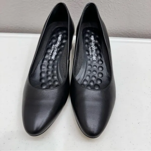 Walking Cradles Women's Size 8 Black Jessica Pumps Block Heels