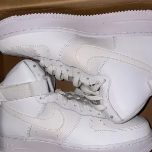 White High-Top Air Force 1