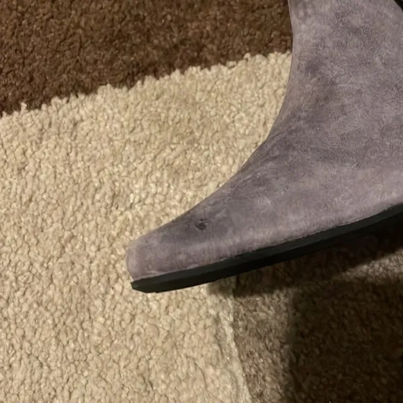 White mountain charcoal suede boots Size 7 worn once
