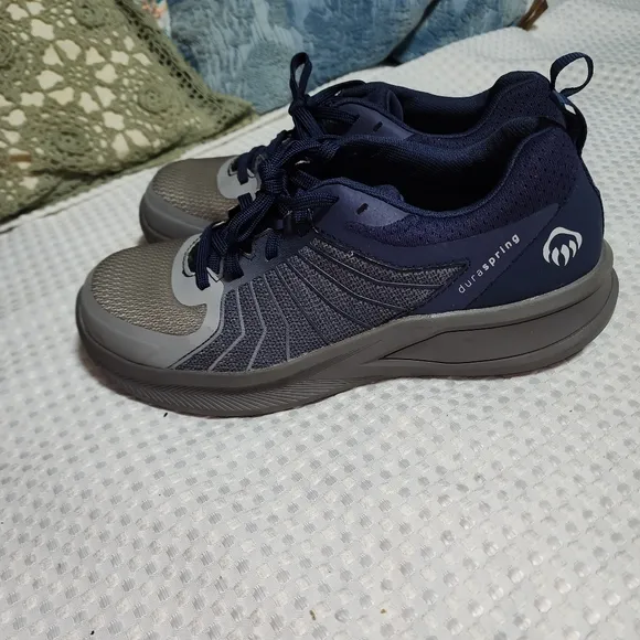 WOLVERINE EUC MENS SZ 9 BOLT VENT  DURASHOCK  CARBONNA TOE WORK SHOES