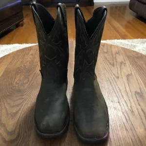 Wolverine steel toe boots GUC size 9 scuffing on left toe of boot