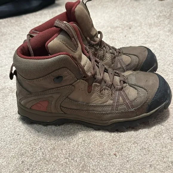 Wolverine steel toe boots size 7.5 women’s
