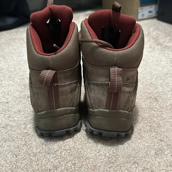 Wolverine steel toe boots size 7.5 women’s