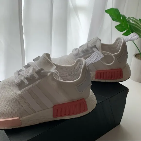 Women’s Adidas NMD_R1 Sneaker