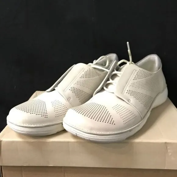Women's Clarks Un Voltra Lace Up Shoes White