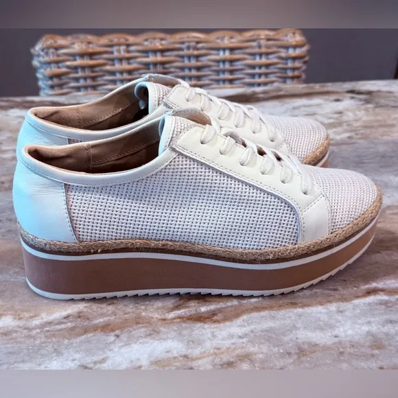 Women’s DOLCE VITA Telah platform sneakers- Size 7.5