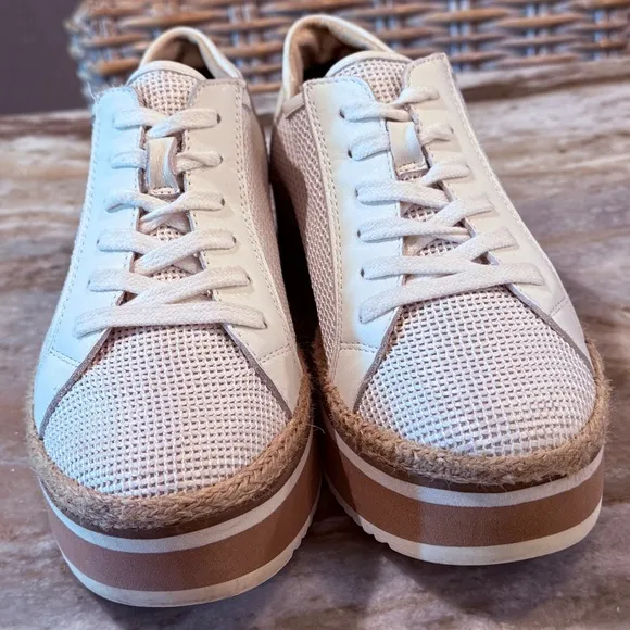Women’s DOLCE VITA Telah platform sneakers- Size 7.5