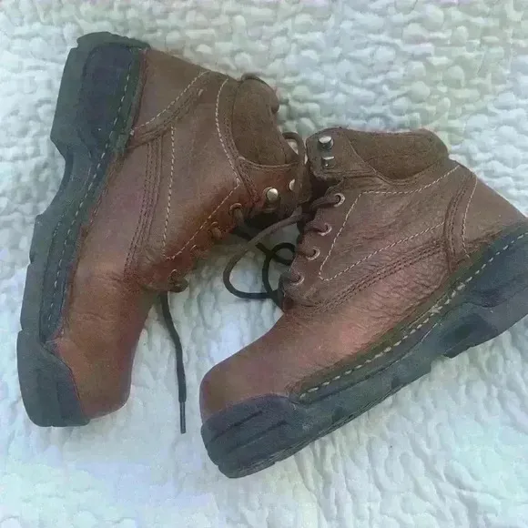 Women’s Hytest steel toe brown leather lace up boots size 7 safety footwear