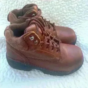 Women’s Hytest steel toe brown leather lace up boots size 7 safety footwear