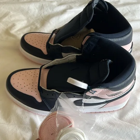 Women’s Jordan 1 High Sneakers
