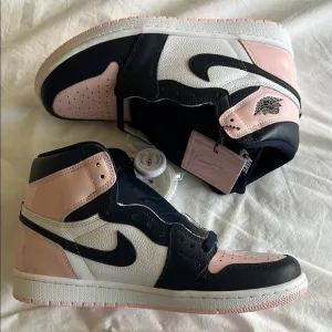 Women’s Jordan 1 High Sneakers