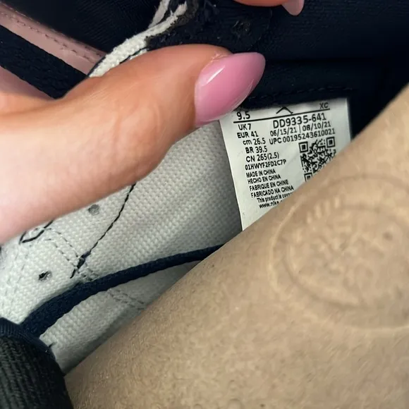Women’s Jordan 1 High Sneakers