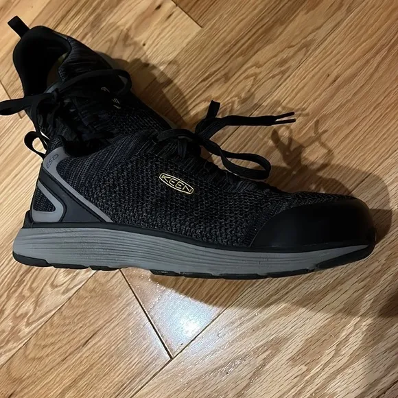 Women’s Keen Utility aluminum toe work shoes Sz 8