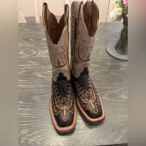 Women’s Lucchese square toe cognac teju lizard cow girl boots size 6.5 B