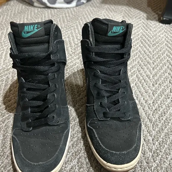 Womens Nike Sky High wedge sneakers shoe