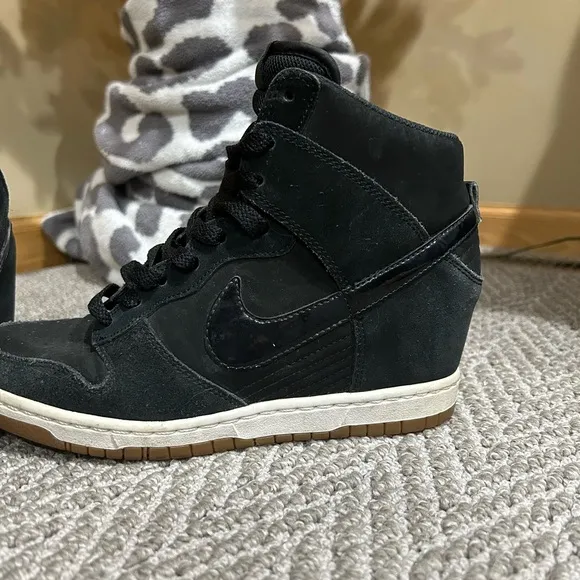 Womens Nike Sky High wedge sneakers shoe