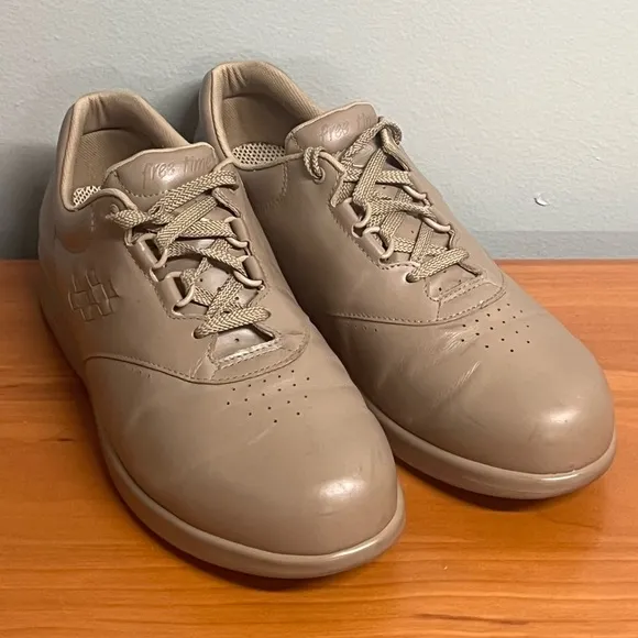 WOMEN'S SAS FREETIME COMFORT WALKING SHOES Mocha Size 9 Wide