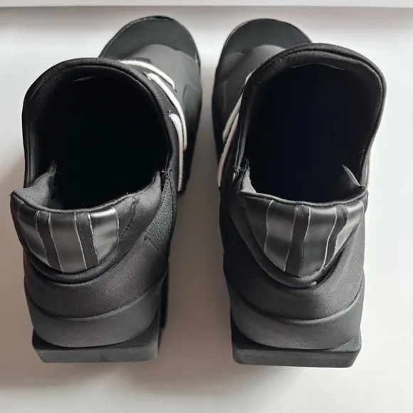 Y-3 Black Mira Sneakers Modern Minimalist Design