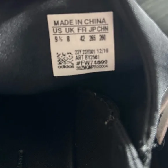 Y-3 Black Mira Sneakers Modern Minimalist Design