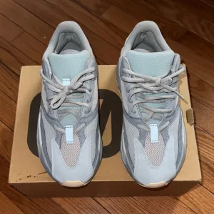 Yeezy Boost 700 Men Size 7