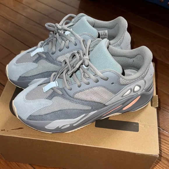 Yeezy Boost 700 Men Size 7