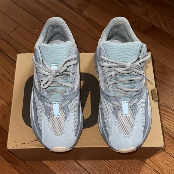 Yeezy Boost 700 Men Size 7