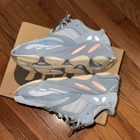 Yeezy Boost 700 Men Size 7