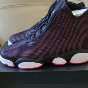Youth Jordan Horizon GG High Top Sneakers; Size 6.5Y.