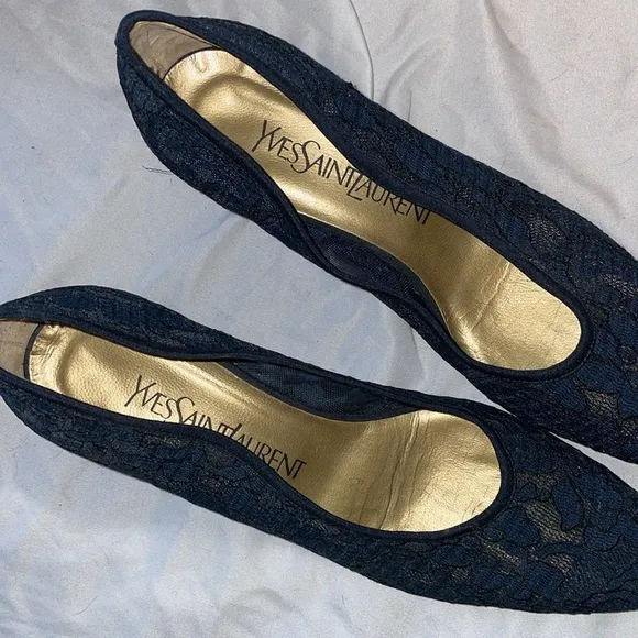 Yves Saint Laurent Navy Blue Lace Leather size 6.5 M Dress Heels