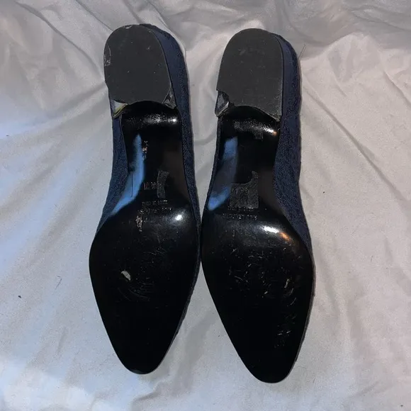 Yves Saint Laurent Navy Blue Lace Leather size 6.5 M Dress Heels
