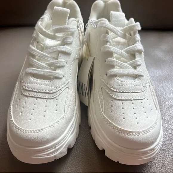 Zara girl chunky sole sneakers. Size 5 (9.3inches)