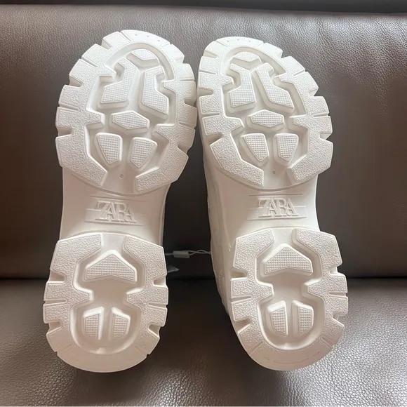 Zara girl chunky sole sneakers. Size 5 (9.3inches)