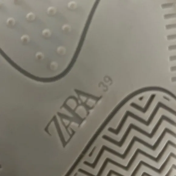 ZARA Kids high tops sneakers size 6.5 or 39 EU kids