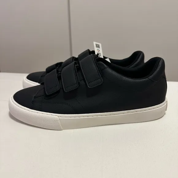 ZARA SNEAKERS. Size 42 (Europe size)