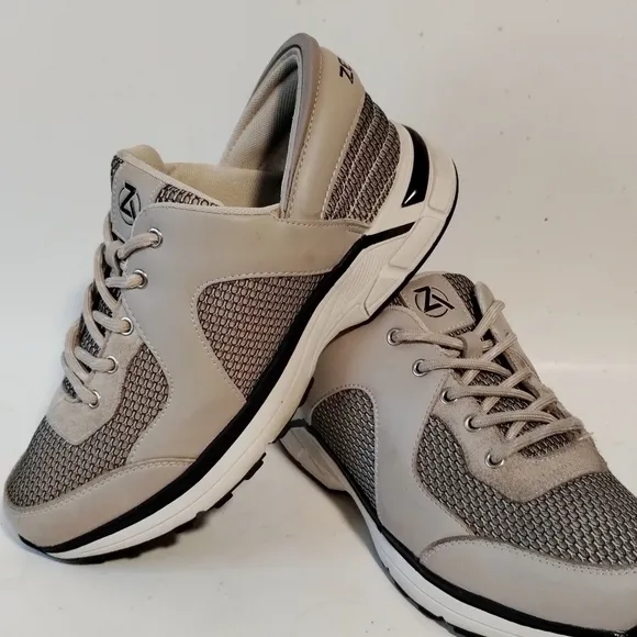 ZEBA Walking Shoes for Men size 8 BEIGE